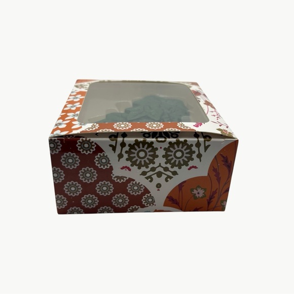 Evermore Ivy Taylor Swift Collectible Christmas Ornament | Green - Picture 14 of 15